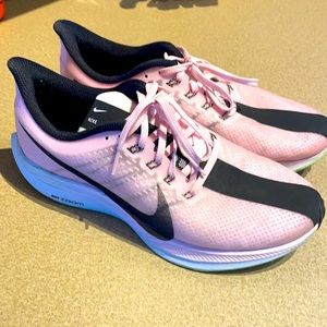 Nike Pegasus 35 Turbo Zoom X Sneakers. Pink and black